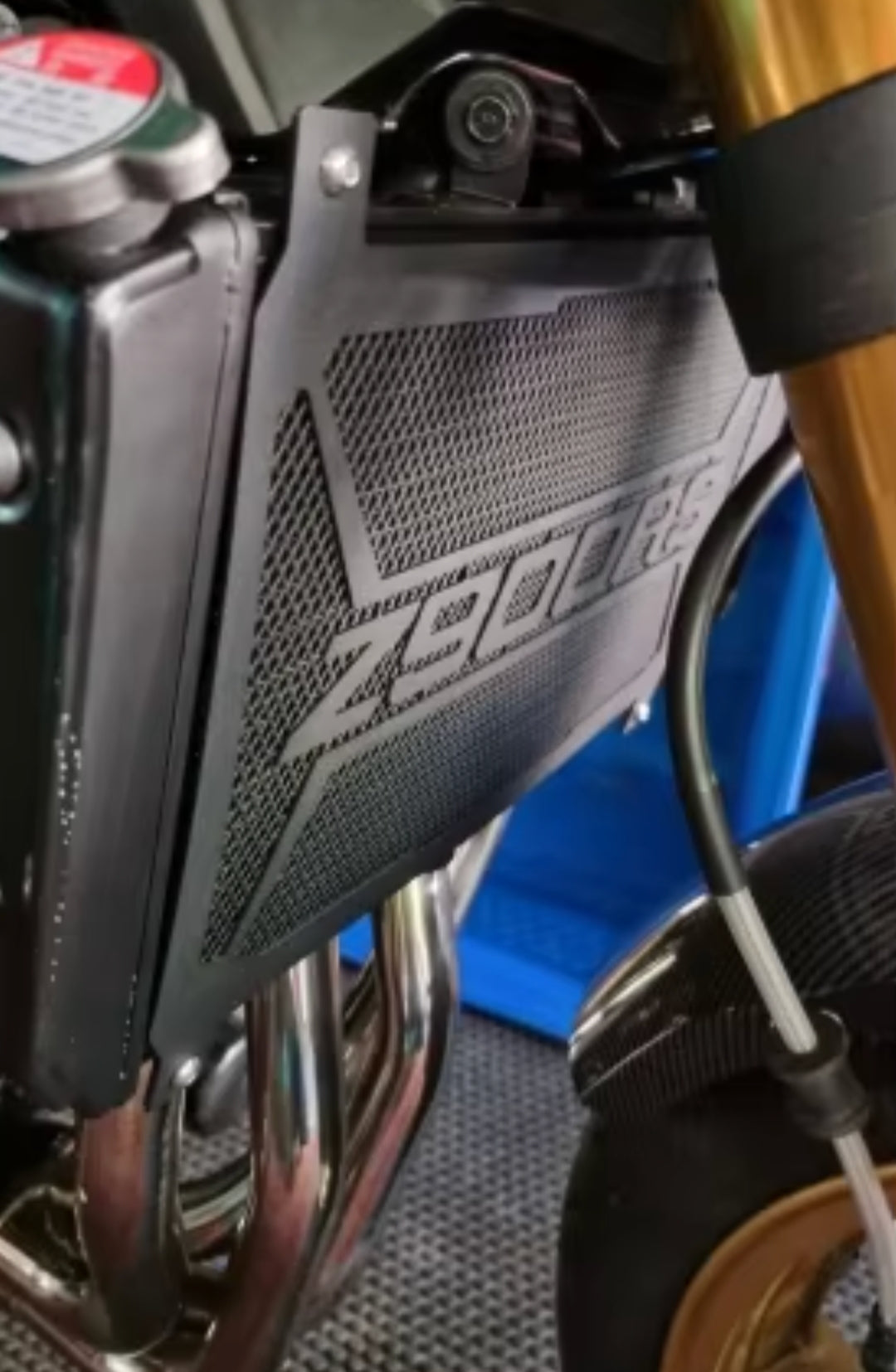 Kawasaki Z900RS 21-24 Radiator Grill Guard Protector Black
