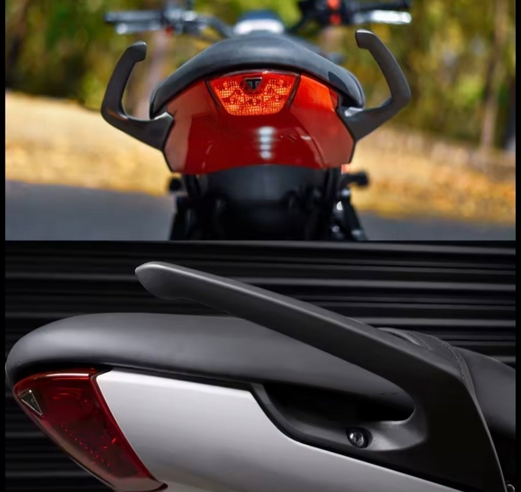 Triumph Trident 660 Rear Armrest Kit (2021–) | Aluminum Pillion Passenger Handles